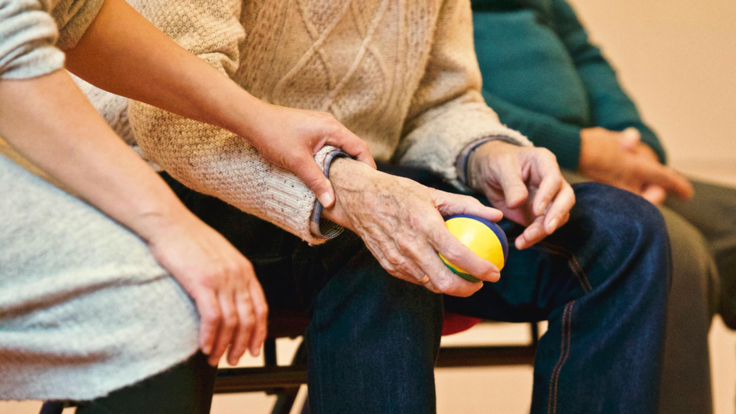 Bando per l'erogazione di interventi di assistenza  diretta ed indiretta a favore di anziani non autosufficienti e disabili gravi assistiti al domicilio